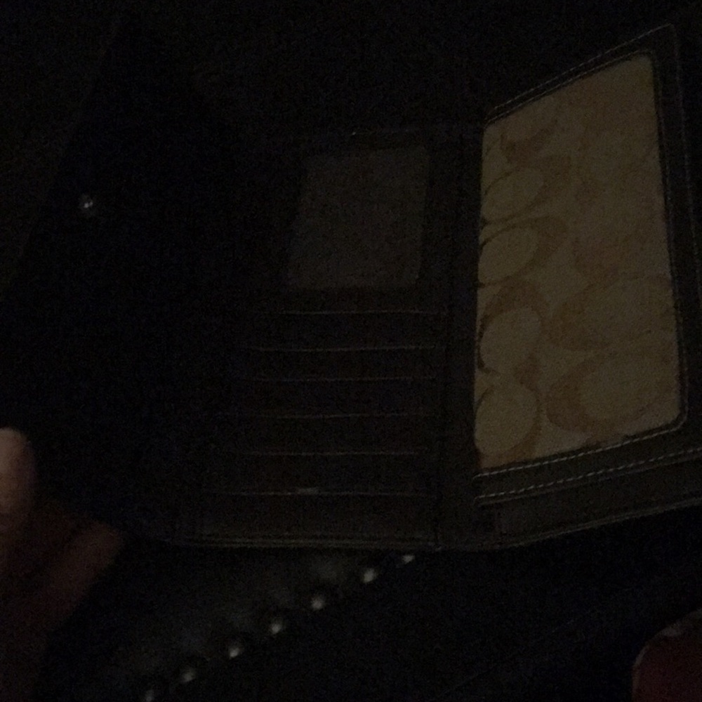 Coach tri fold wallet - Picture 2 of 2